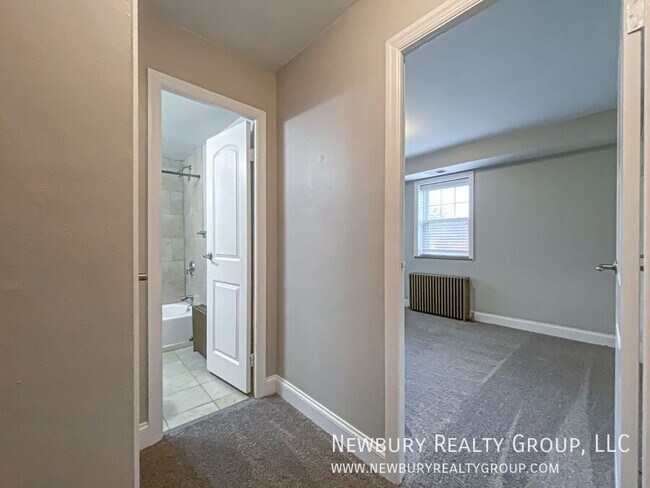 Building Photo - 104 W Steuben St