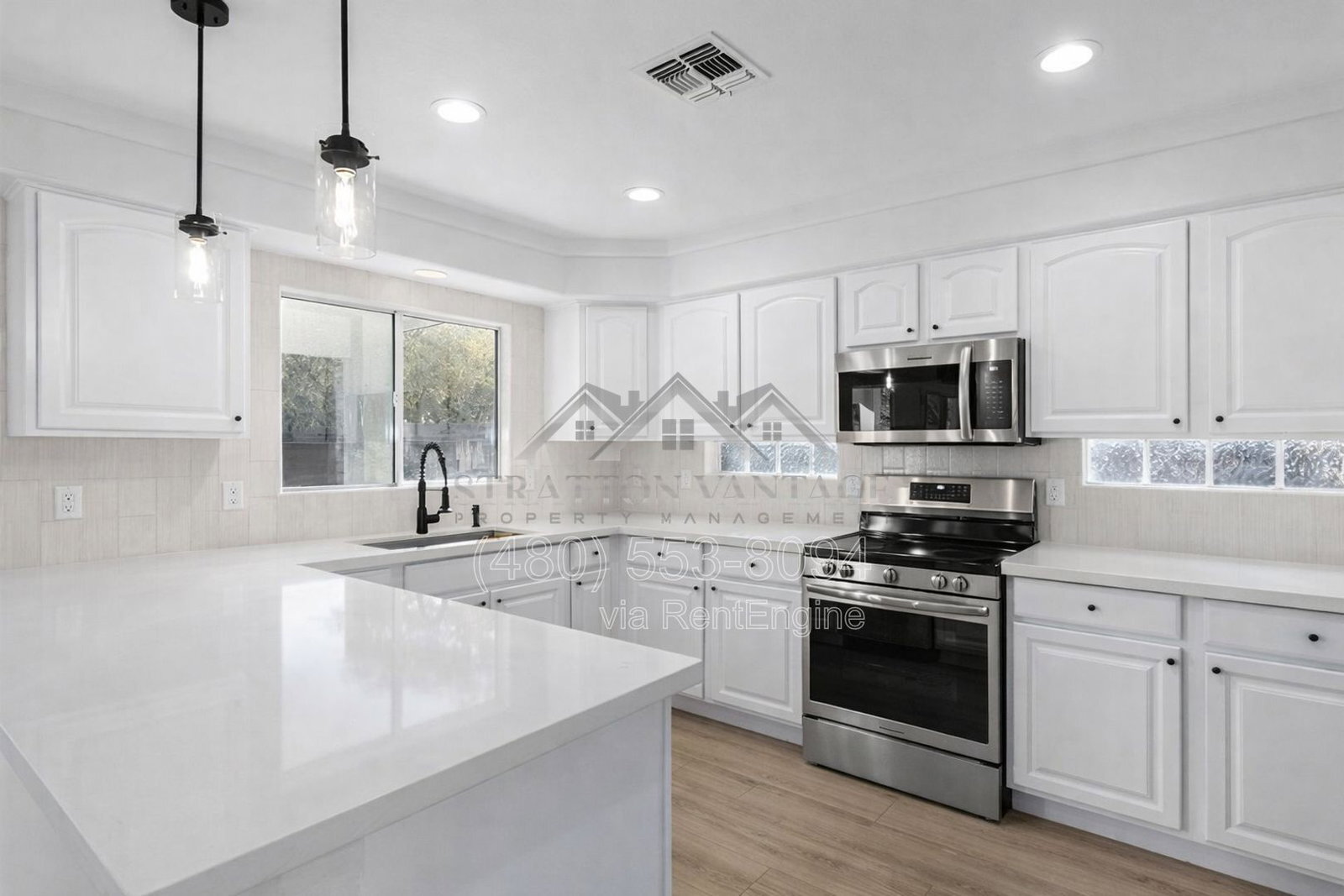 Building Photo - 1005 E Stirrup Ln