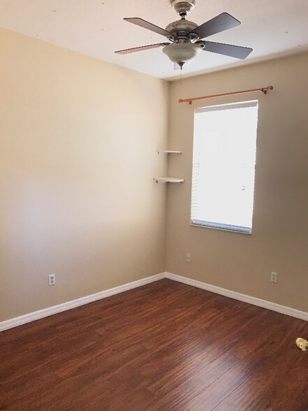 Building Photo - 4654 Redmond Pl