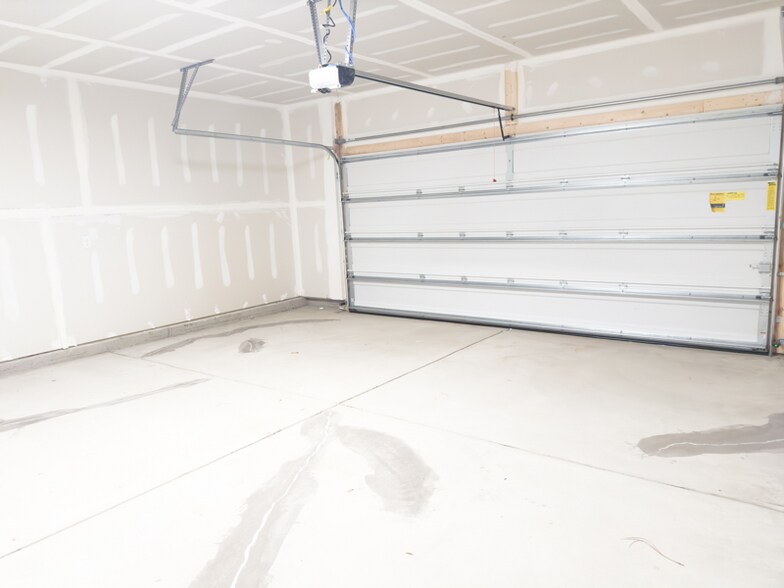 Building Photo - 5224 Kinsbridge Dr