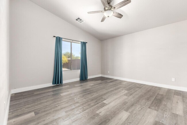 Building Photo - 993 S 239th Dr