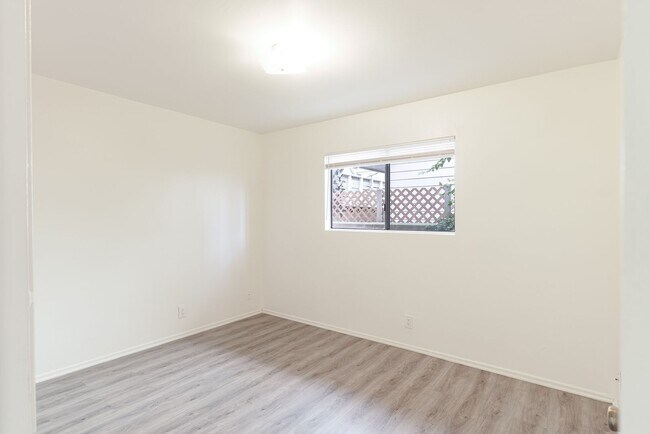 Building Photo - 109 Ojai Ave