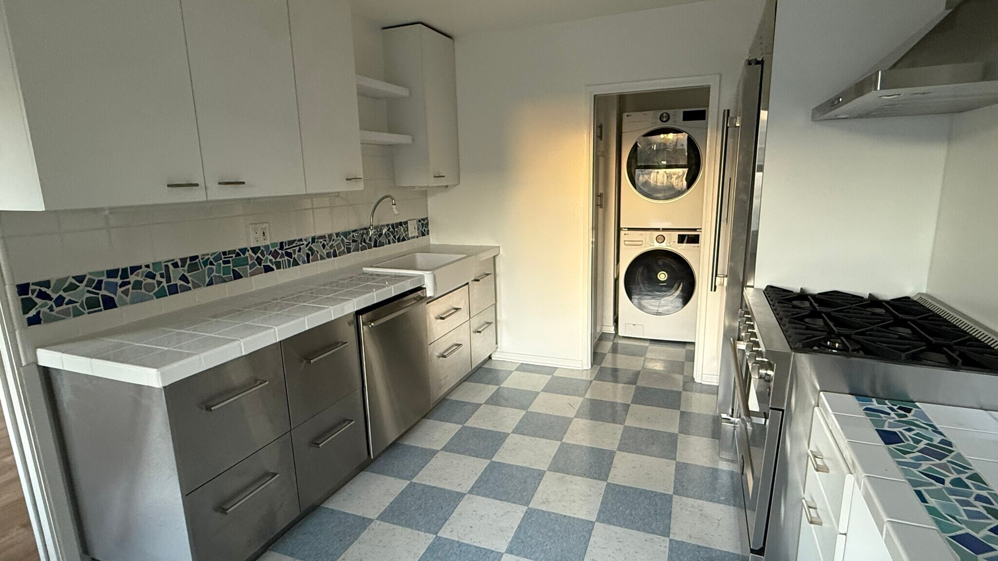 Kitchen - 710 Pacific Avenue