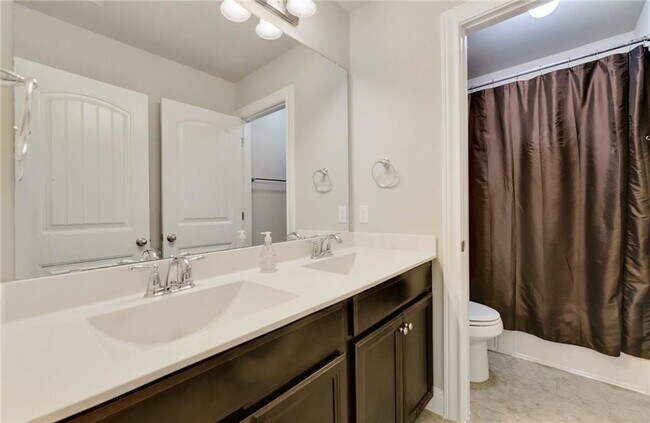 Building Photo - 16005 Cinca Terra Dr