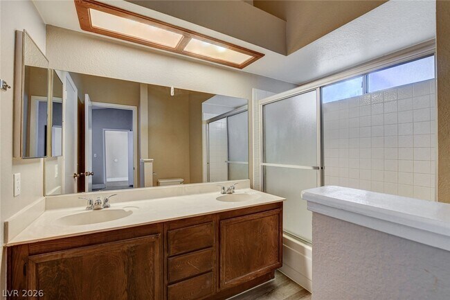 Building Photo - 6632 Wheelbarrow Peak Dr