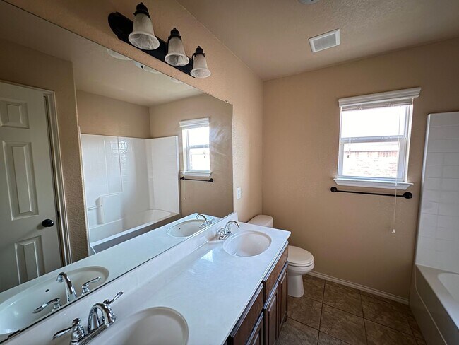 Building Photo - 4-Bedroom House for Rent in Killeen