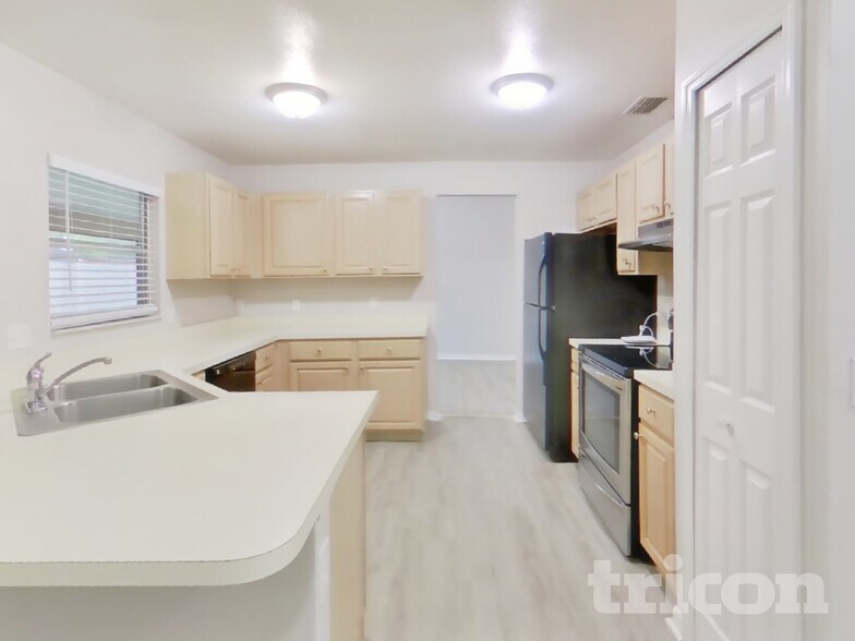 Building Photo - 3222 Crestwood Forest Dr