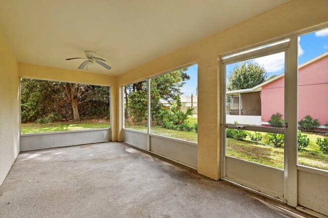 Building Photo - 1676 SW Mackey Ave