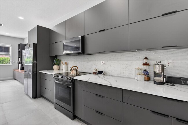 Building Photo - 2167 SW 176th Terrace