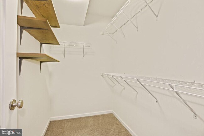Building Photo - 43176 Witham Square