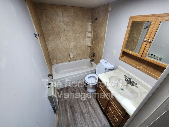 Building Photo - 102 W 7th