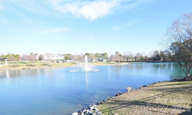 Building Photo - 108 Water Oak Dr