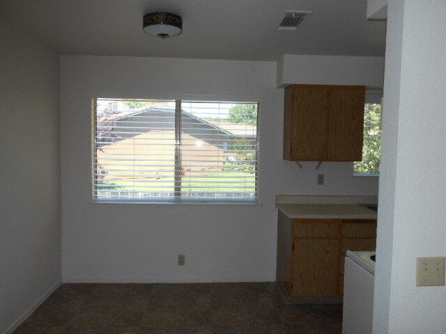 Building Photo - 1658 Bramble Pl