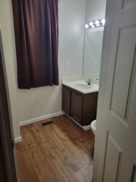 Building Photo - 522 N Fremont Ave