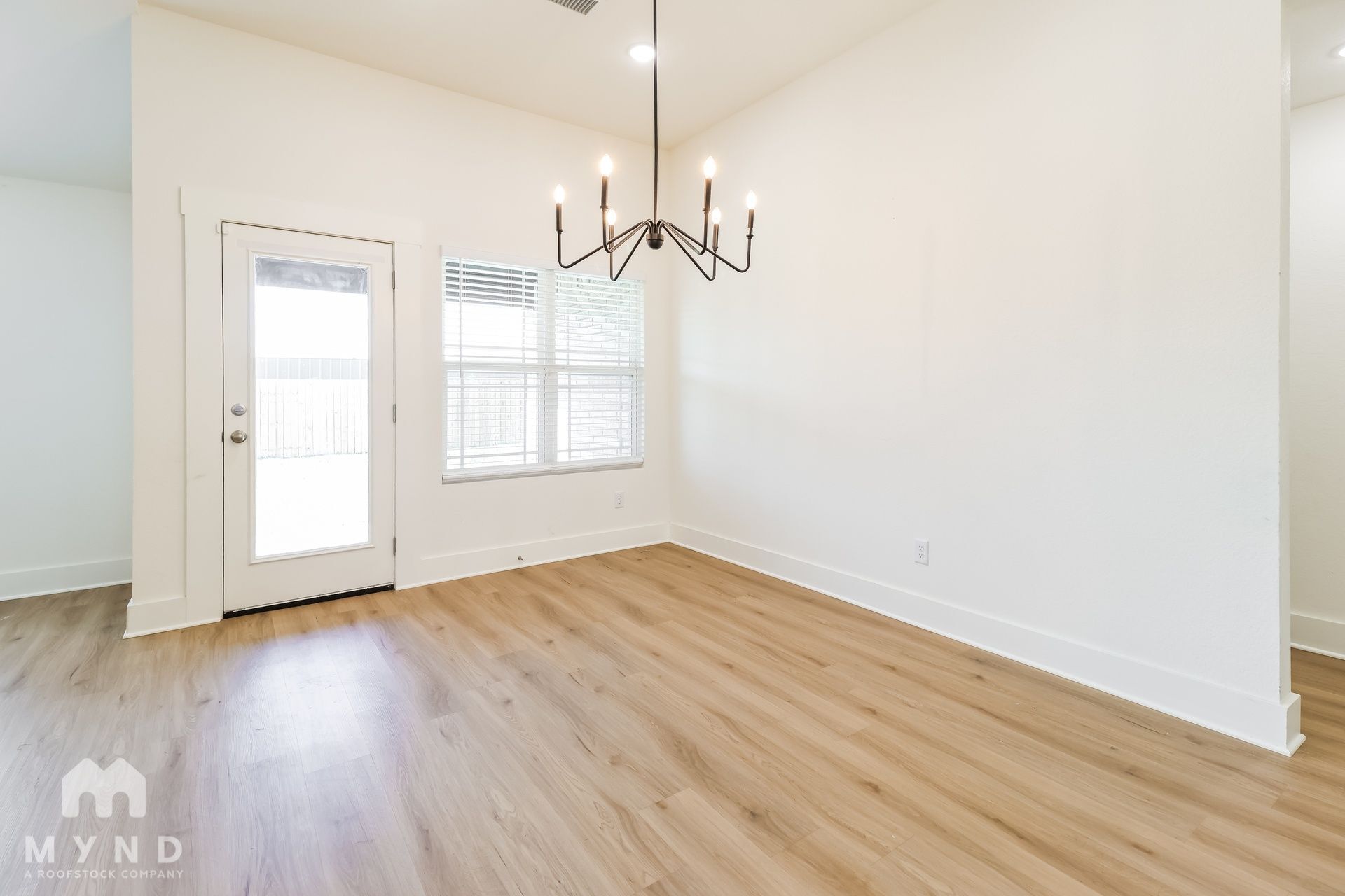 Building Photo - 1020 Autumn Royal Ave