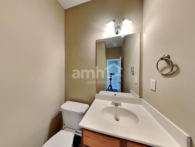 Building Photo - 812 Andora Way SW