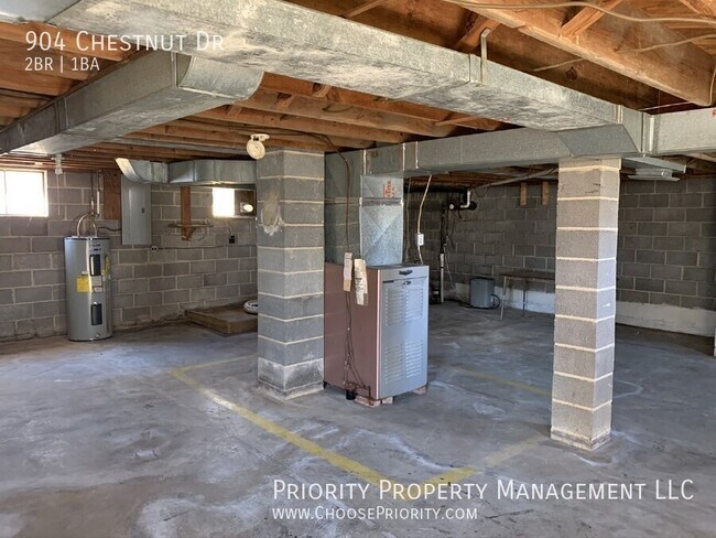 Building Photo - 904 Chestnut Dr