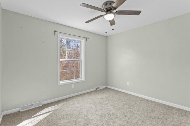 Building Photo - 7 Pheasant Run