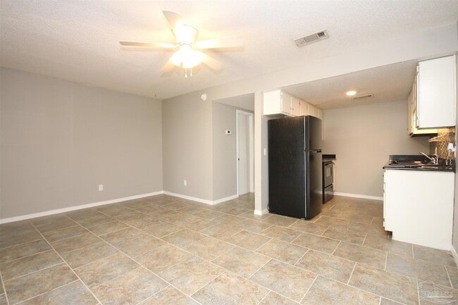 Building Photo - 416 Waycross Ave