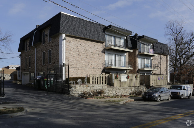 Building Photo - El Camino Real