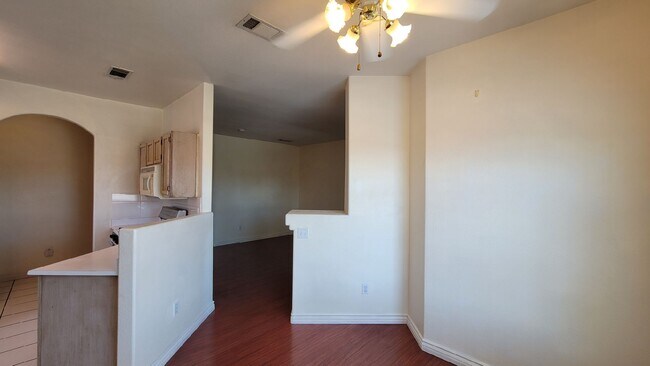 Building Photo - 5525 W Flamingo Rd