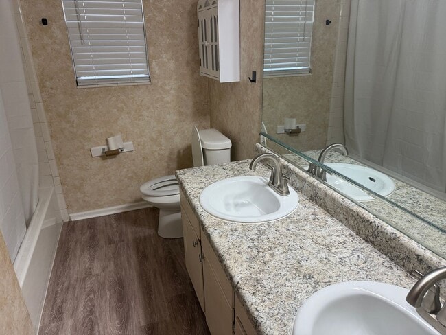 Building Photo - Botany Townhomes