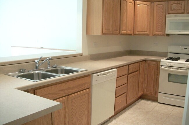 Building Photo - 332 Cassidy Ct