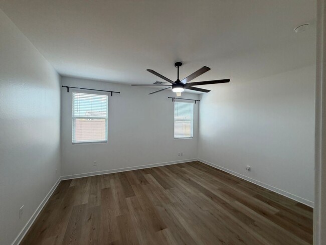 Building Photo - 36375 W Leonessa Ave