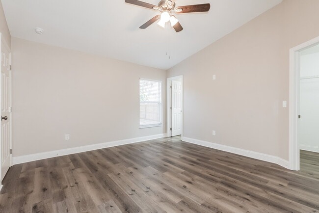 Building Photo - 306 Carriage Crossing Cir