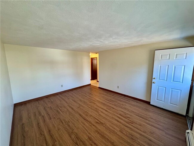 Building Photo - 135 Rounds Ave