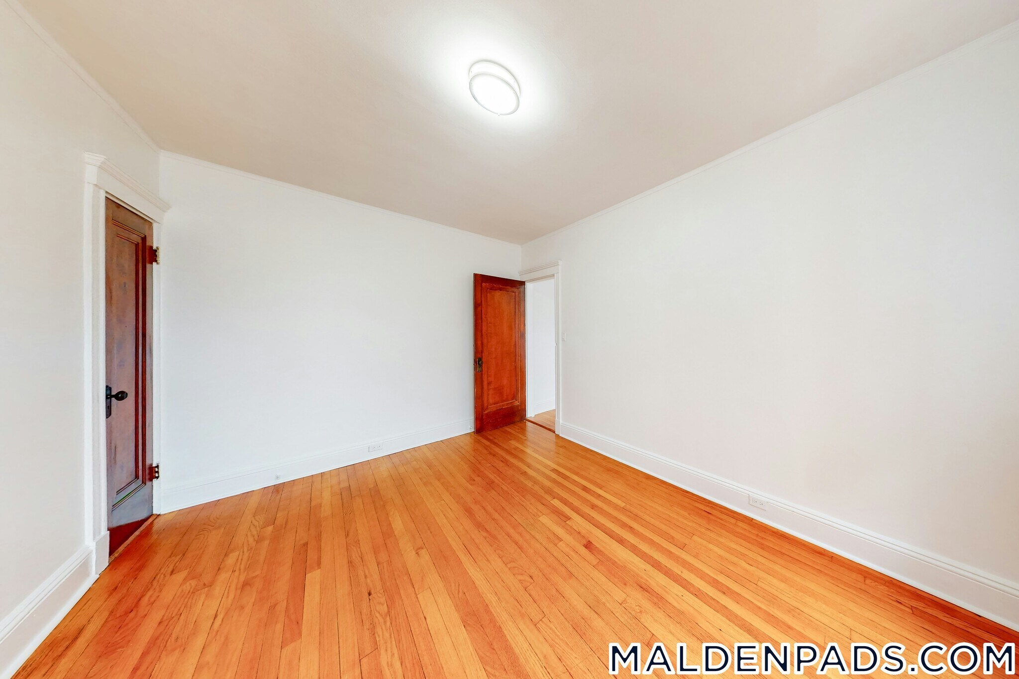 Building Photo - 170 Maple St