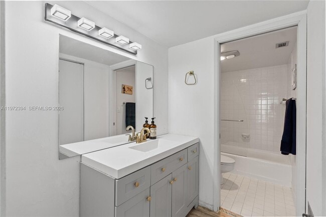 Building Photo - 1865 Brickell Ave