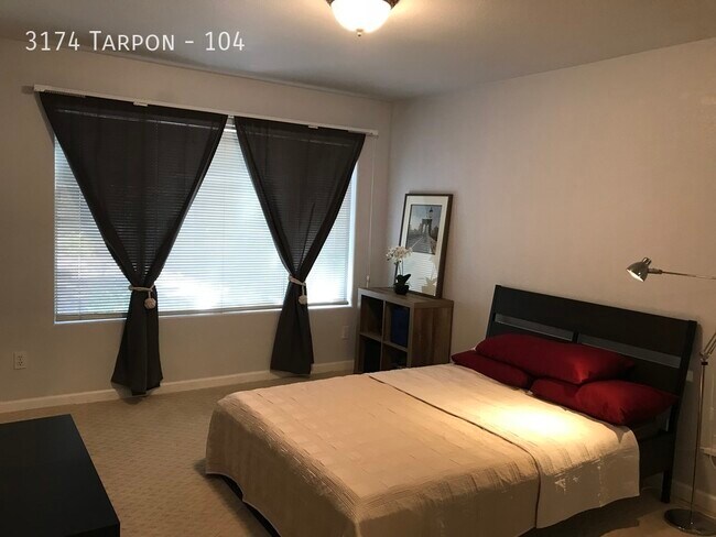 Building Photo - Beautiful 3 Bedroom Condo.