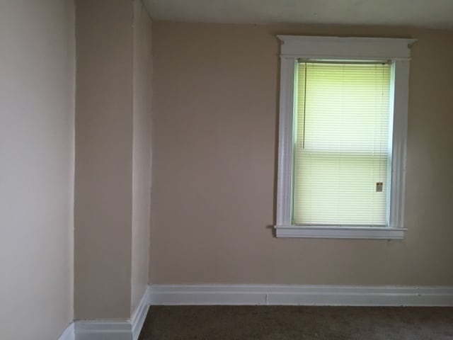 Building Photo - HUGE SINGLE FAMILY FOR RENT !!