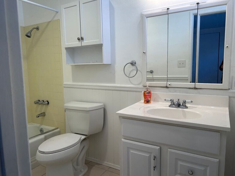 Building Photo - 336 J Ave