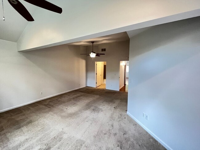 Building Photo - Branchlands Condo