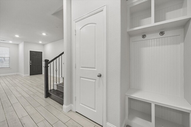 Building Photo - 7808 Manilla Dr