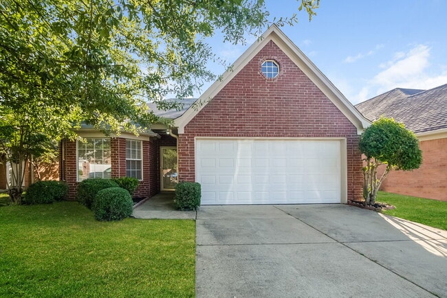 Building Photo - 5892 Alexandria Ln