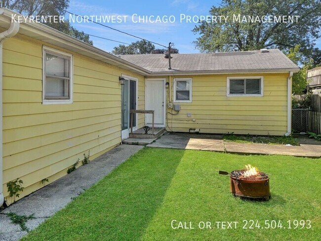 Building Photo - 912 W Oakwood Dr
