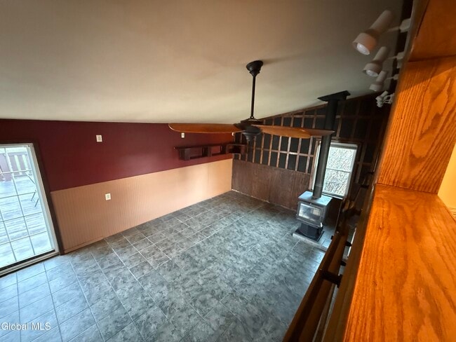 Building Photo - 152 E State St