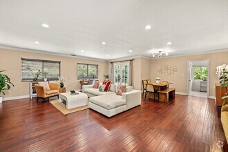 Building Photo - Chic Family house in West Covina
