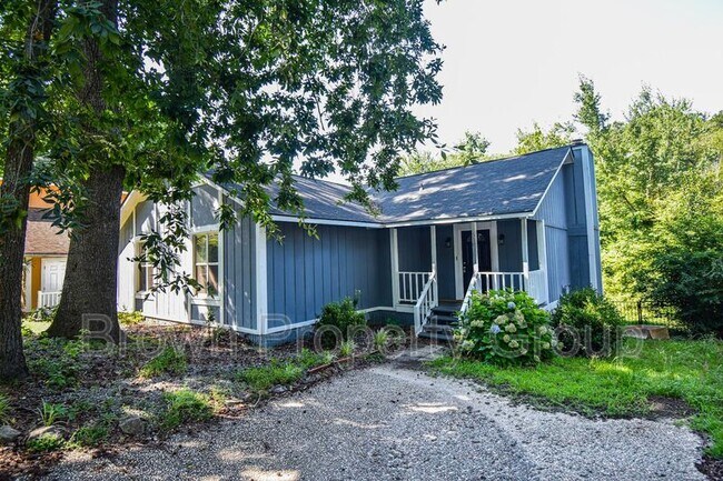 Primary Photo - 518 Singletary Pl