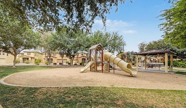 Building Photo - 17593 N 185th Dr