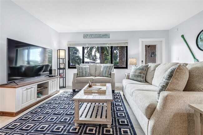 Building Photo - 69 7th St