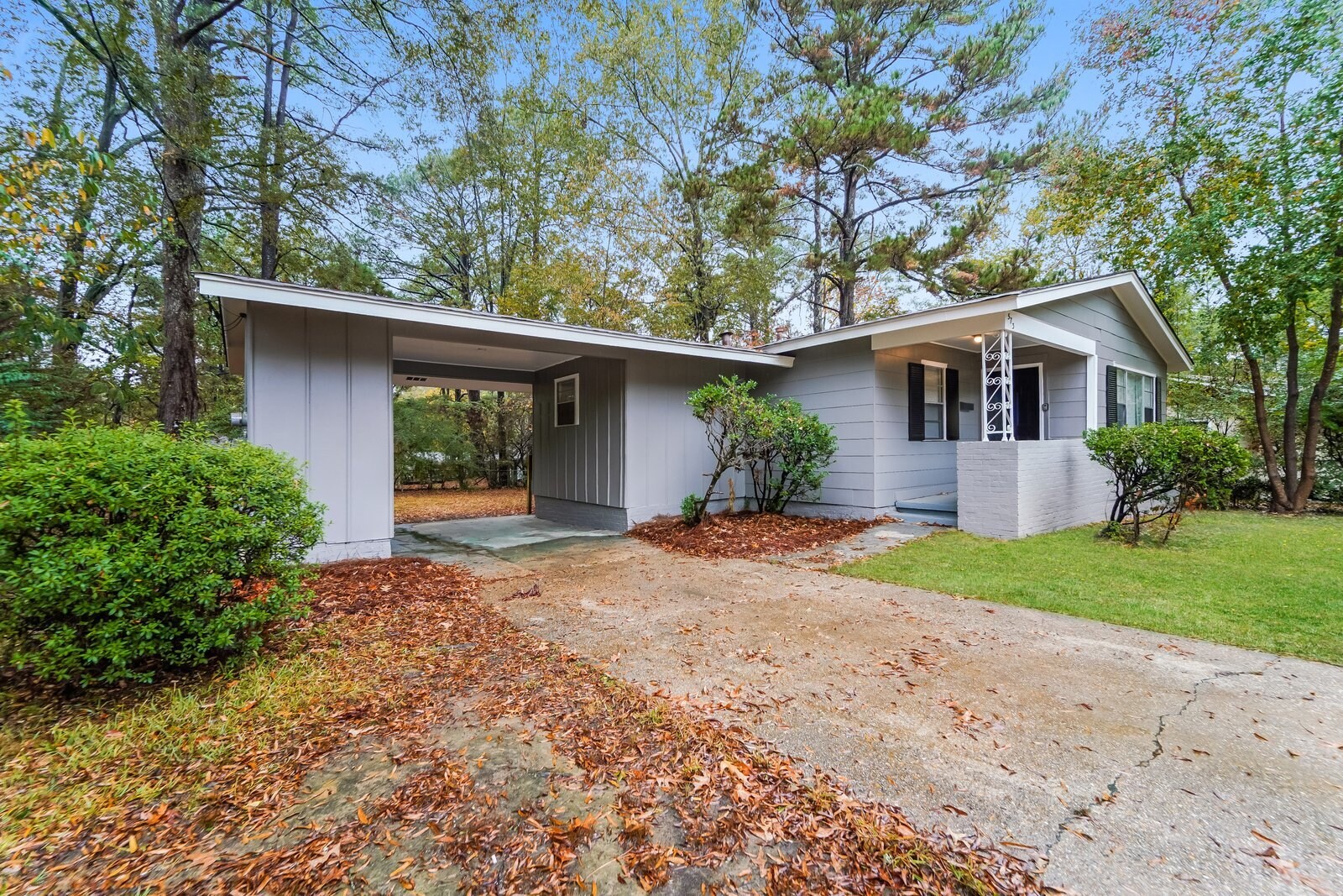 Building Photo - 573 N Park Ln