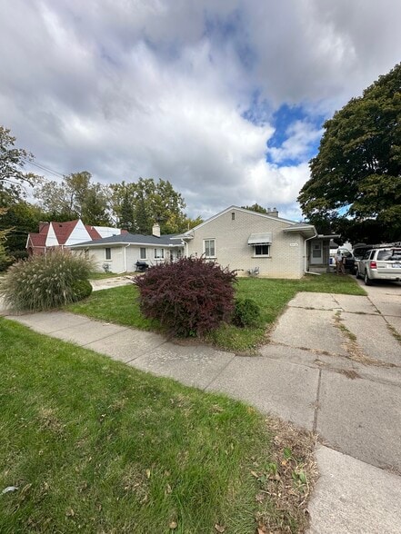 Building Photo - 11668 San Jose