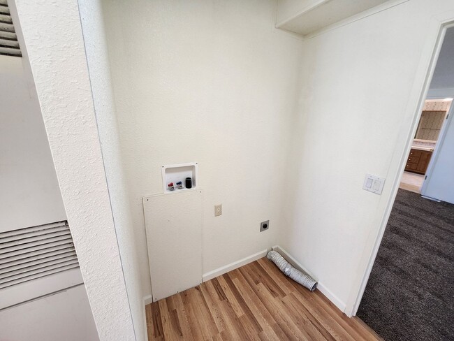 Building Photo - Convenient and Comfortable North Reno Rental