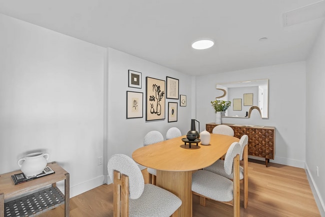 Building Photo - Lyon Place