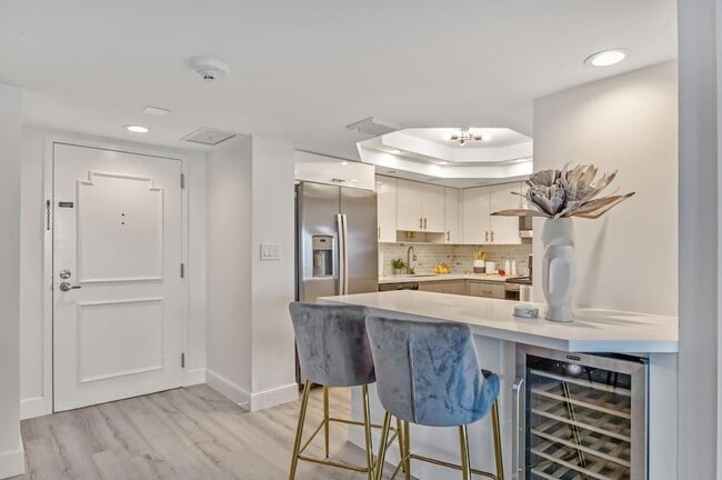 Building Photo - 4101 N Ocean Blvd