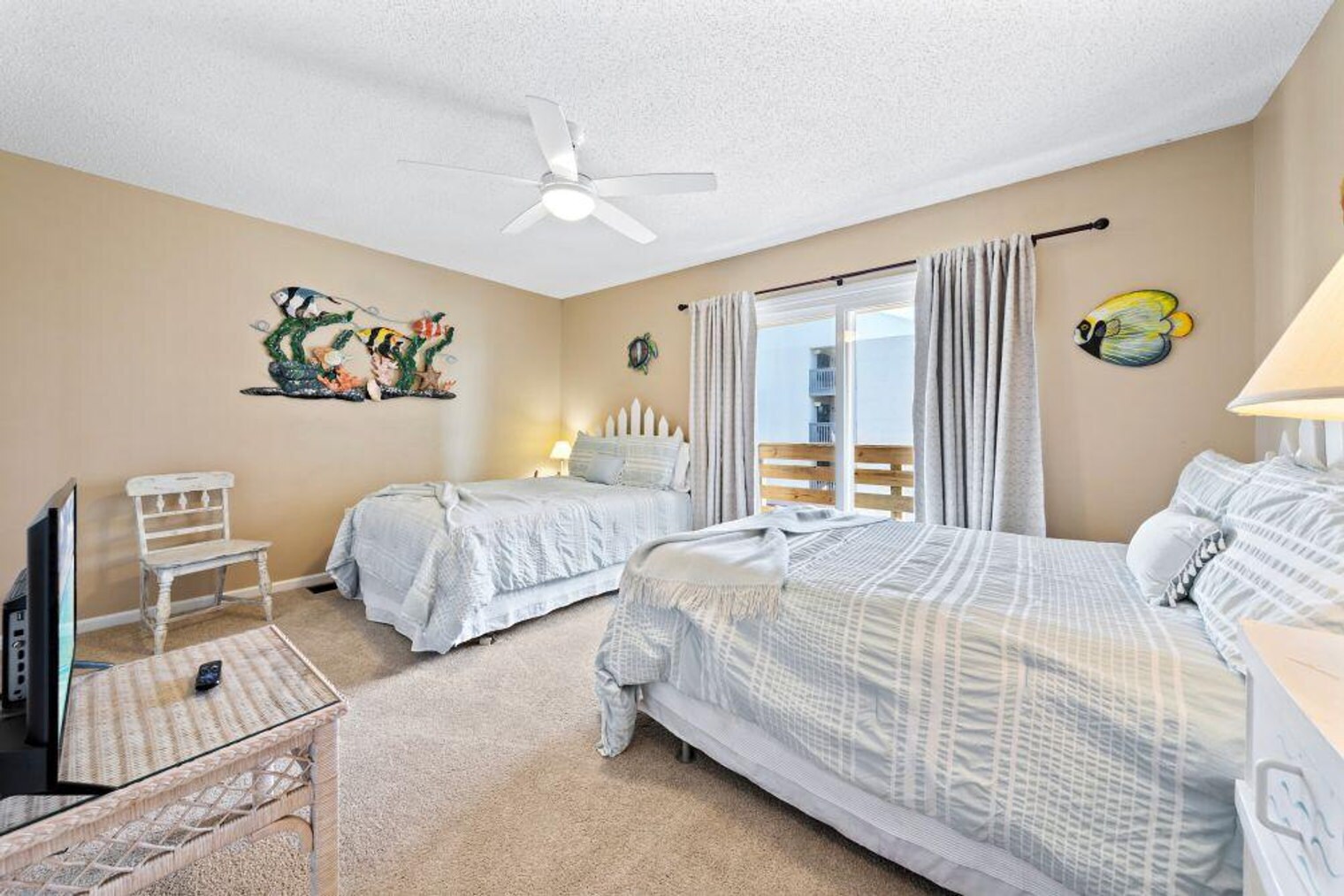 Building Photo - 344 E Beach Blvd